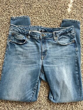 GAP Women's Faded Blue Skinny Jeans